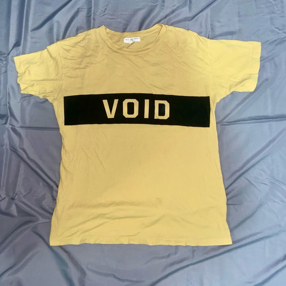 Truly Madly Deeply - Urban Outfitters Yellow Graphic Tee Shirt Woman